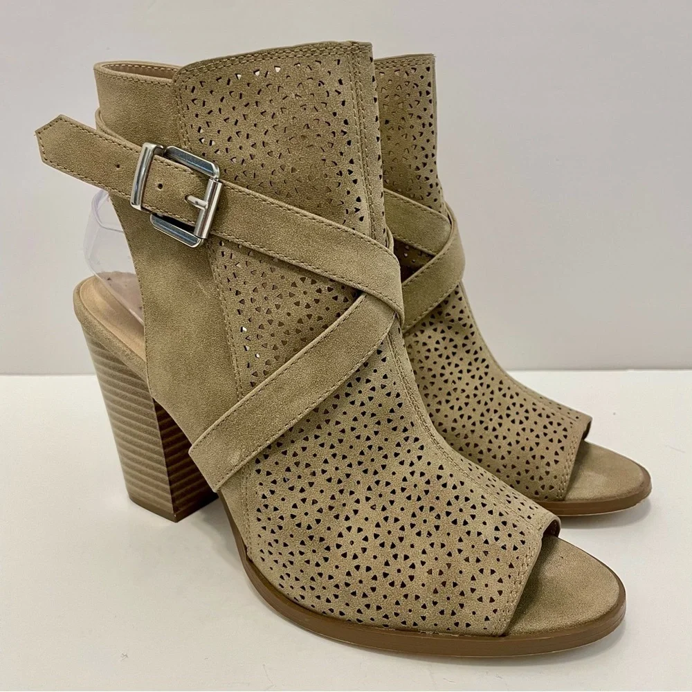 Restricted Brand Women’s Peep Toe Perforated Tan Booties Size 9